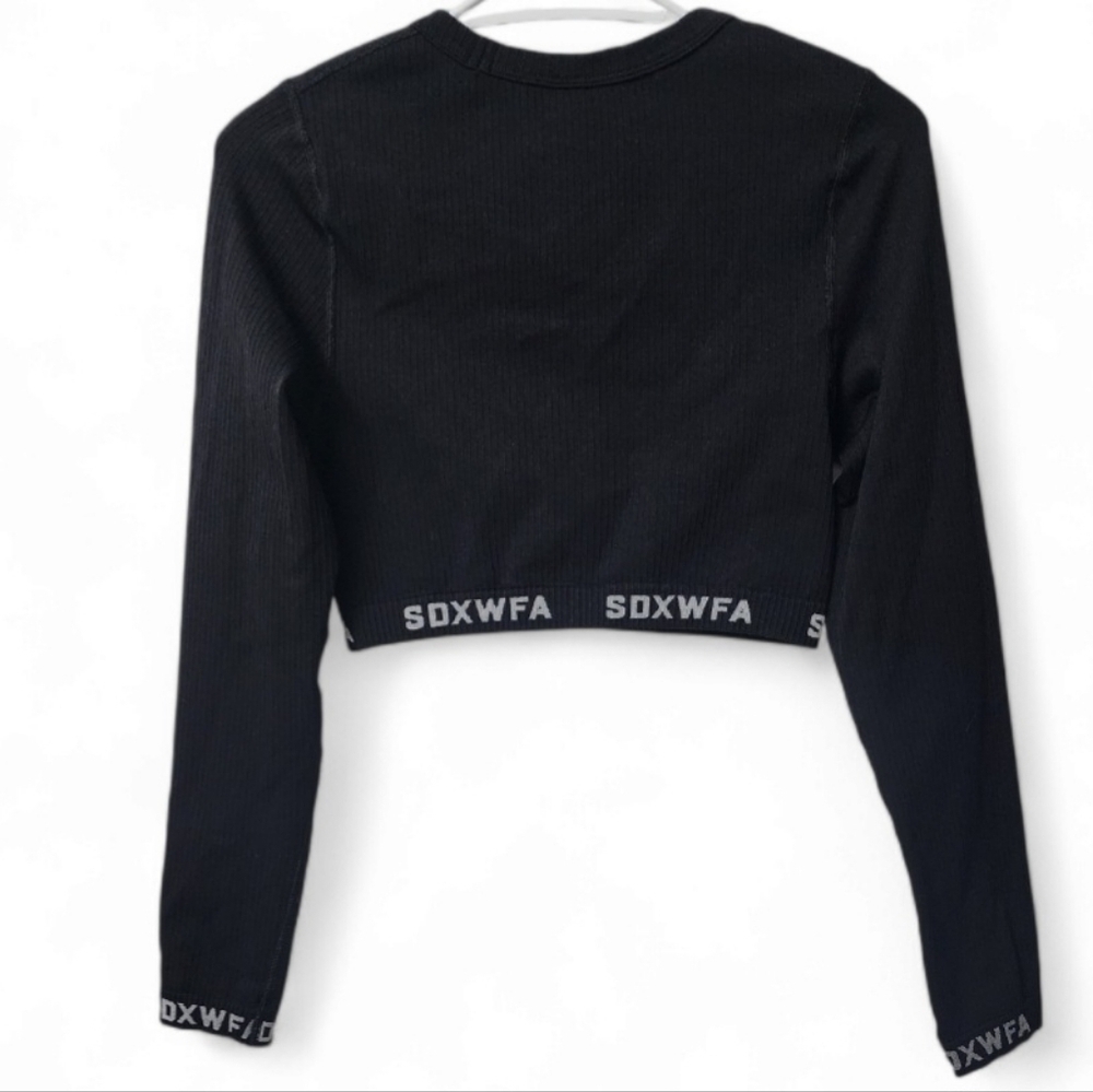 Sarah’s Day x White Fox Boutique Seamless Long Sleeve Crop Top - Picture 3 of 5